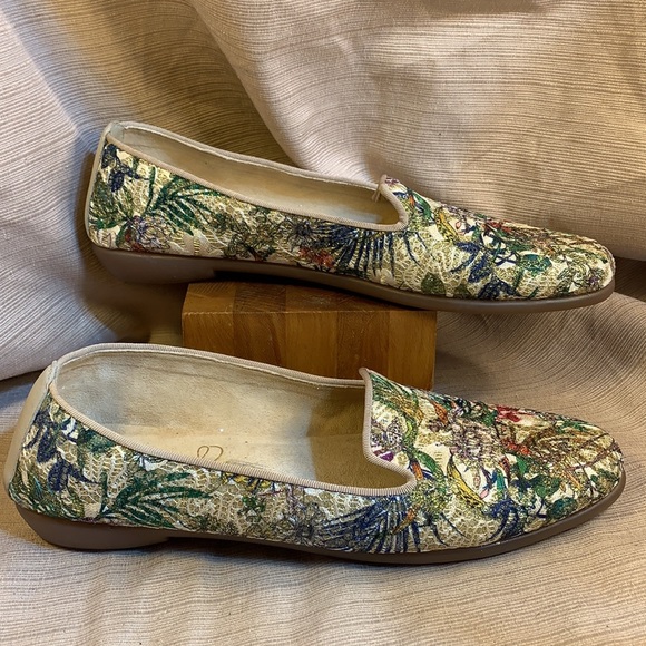 Aerosoles brocade flower motif loafers w/golden de - Picture 1 of 12